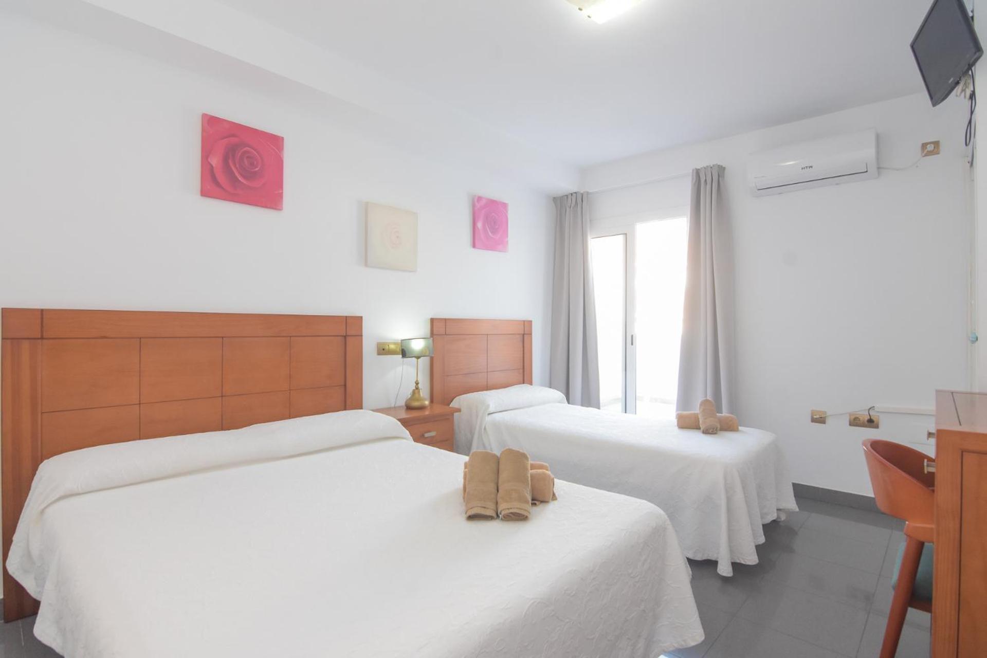 נרחה Hostal La Ermita מראה חיצוני תמונה
